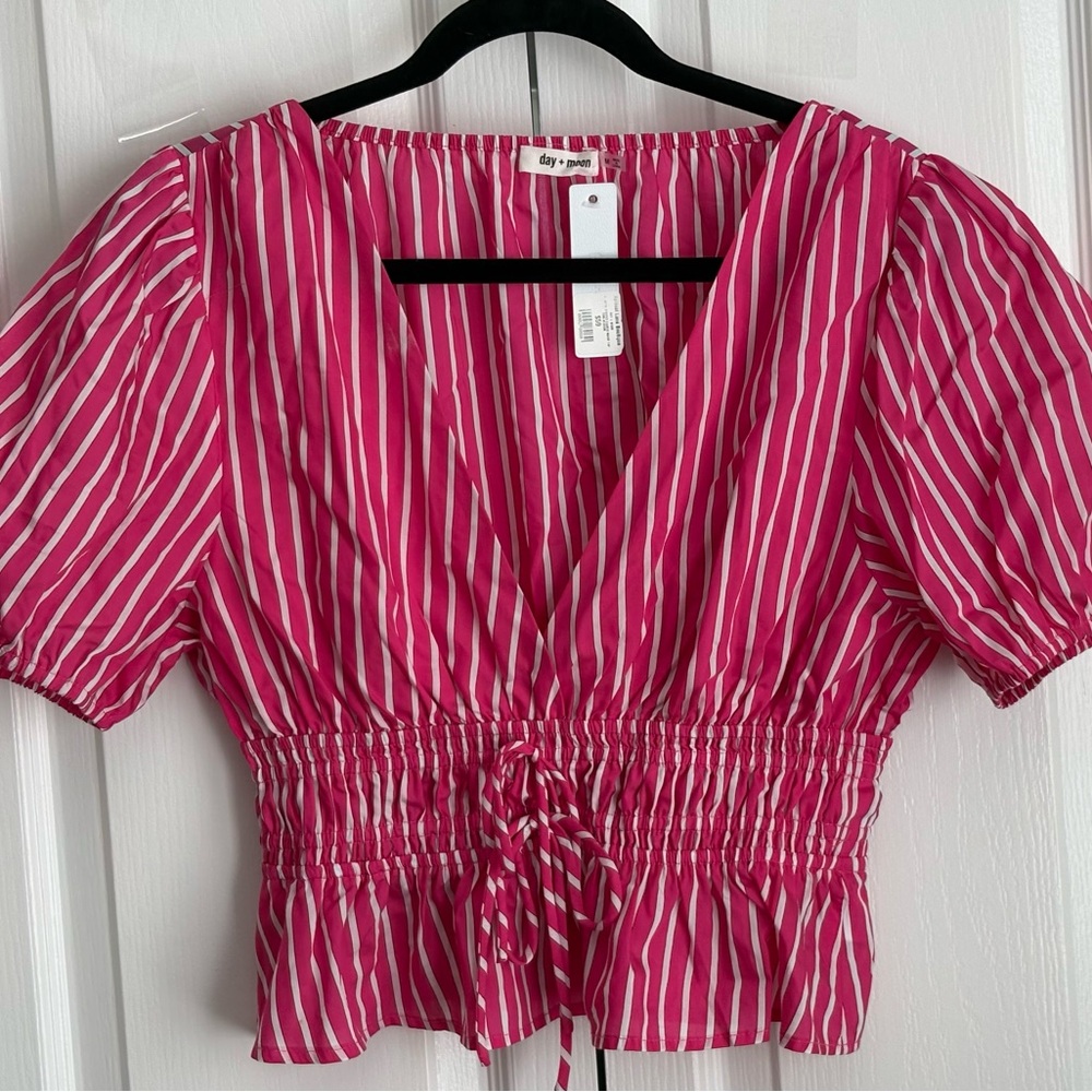 DAY & MOON Pink Striped Women's Top, cinched waist, size medium    ,